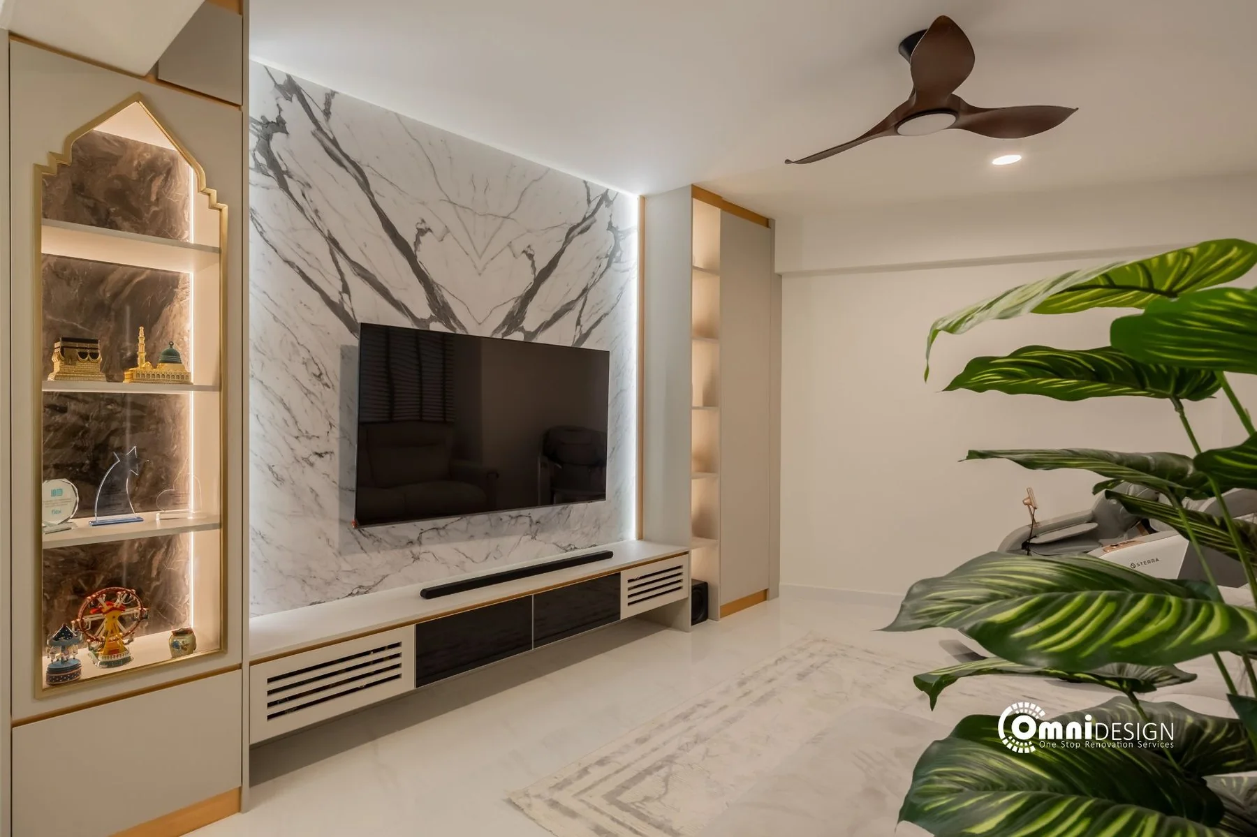 Blk 505 Choa Chu Kang modern luxury HDB resale living room marble TV feature wall